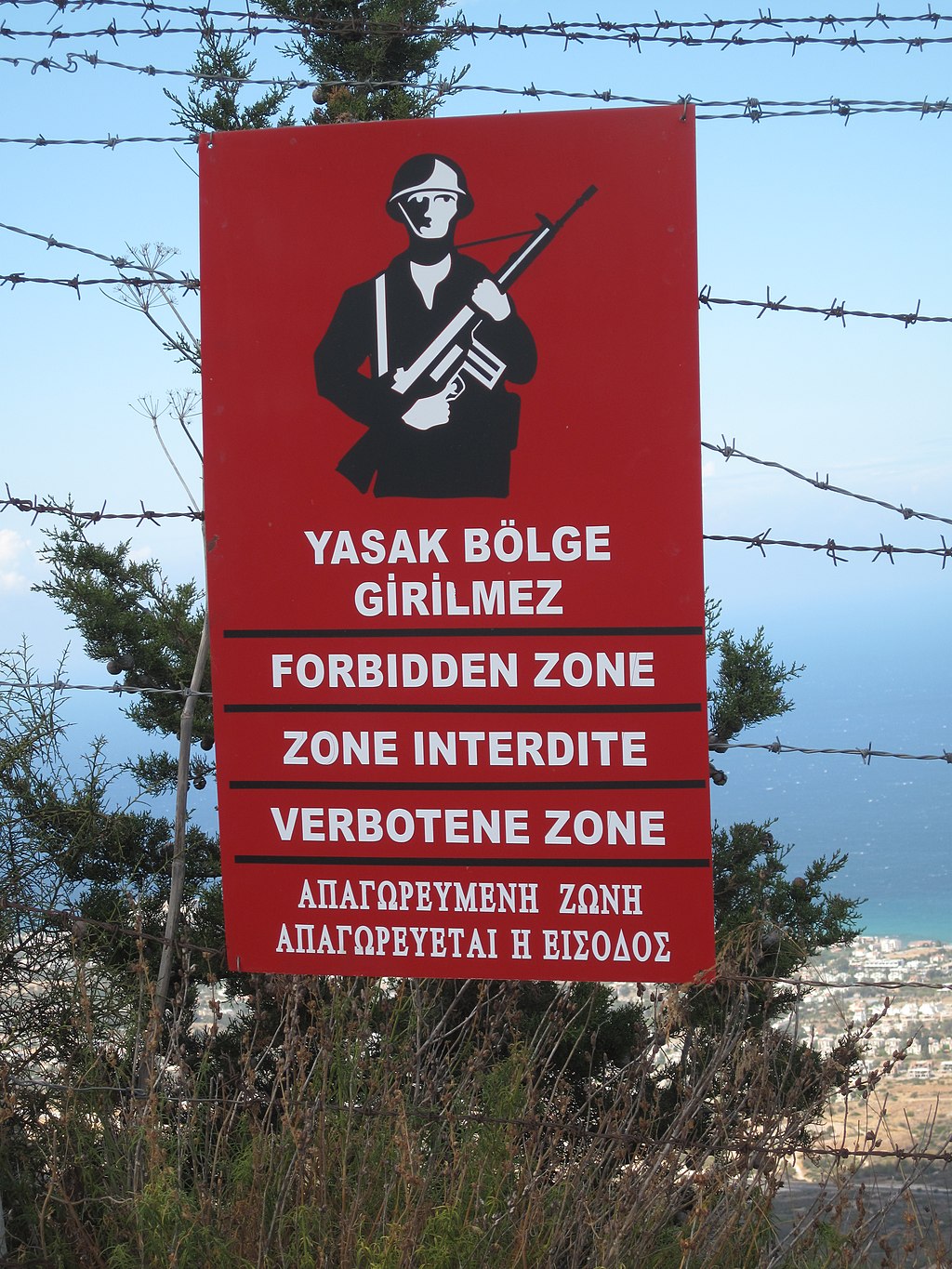 sign that says yasak bölge girilmez